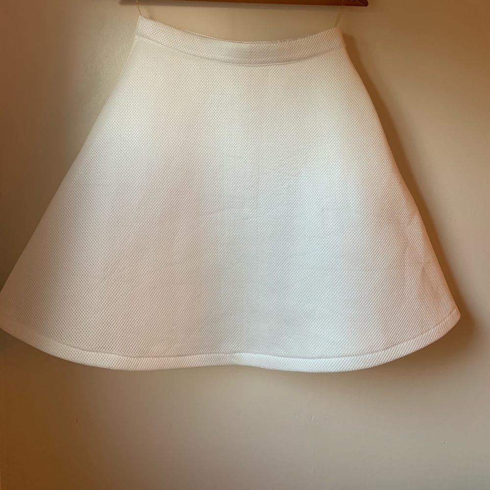 Alina stylish white skirt size M